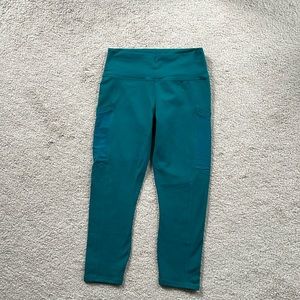 Fabletics power hold crop leggings